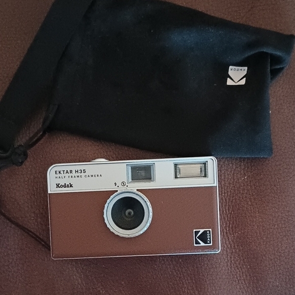 Kodak Ektar H35 Brown and Silver Film Camera with Retro Design - Picture 2 of 3